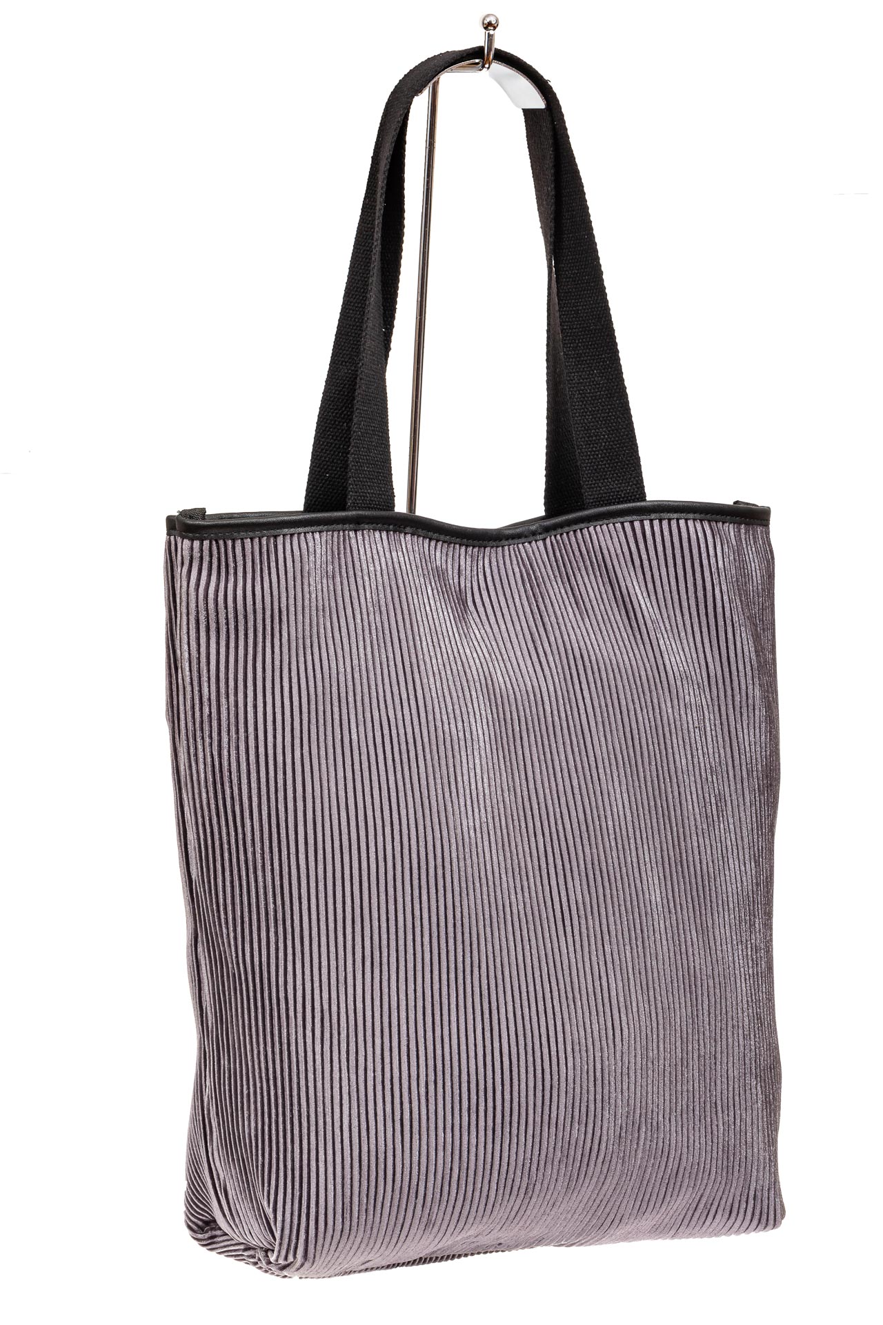 На фото 1 - Сумка-мешок женская из текстиля, цвет серый