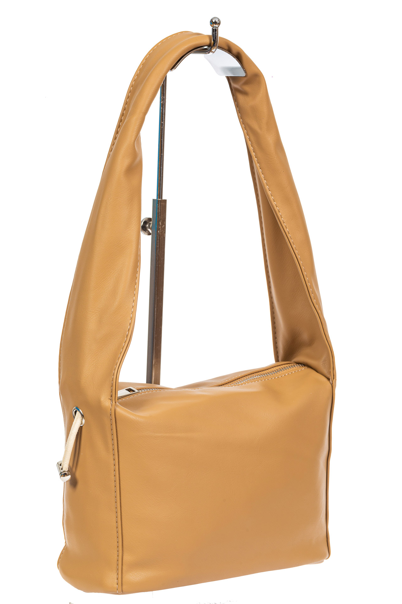 На фото 3 - Женская сумка из мягкой искусственной кожи с широкой ручкой, цвет светло-рыжий