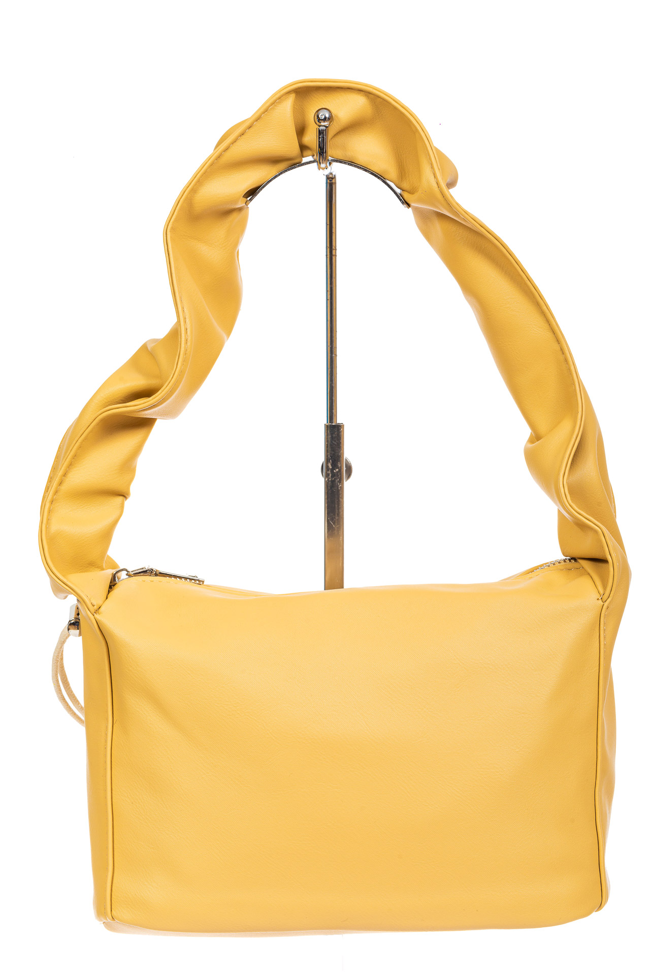 На фото 2 - Женская сумка из мягкой искусственной кожи с широкой ручкой, цвет светло-жёлтый