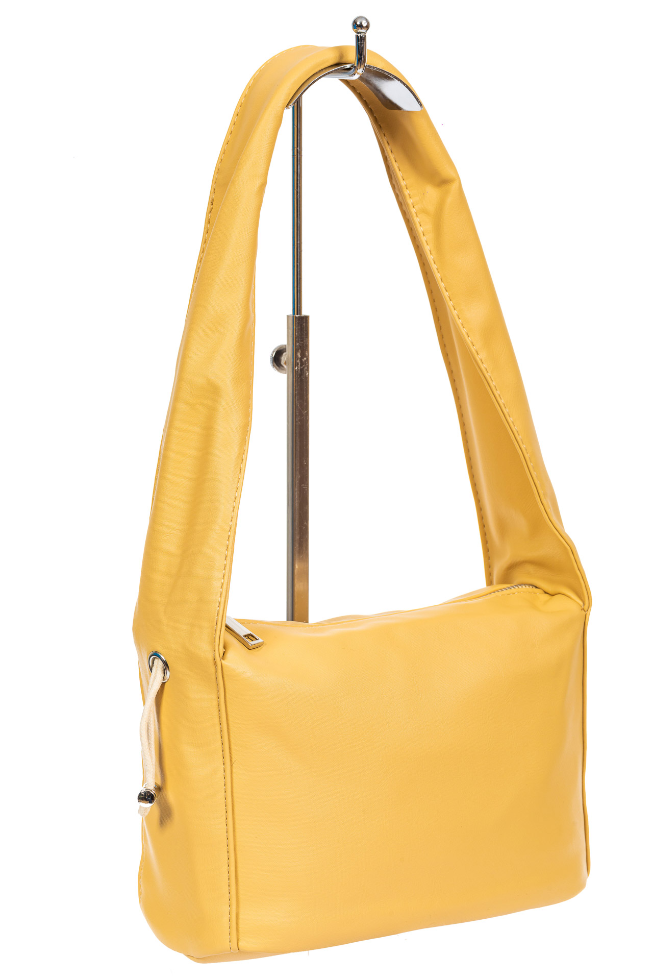 На фото 3 - Женская сумка из мягкой искусственной кожи с широкой ручкой, цвет светло-жёлтый