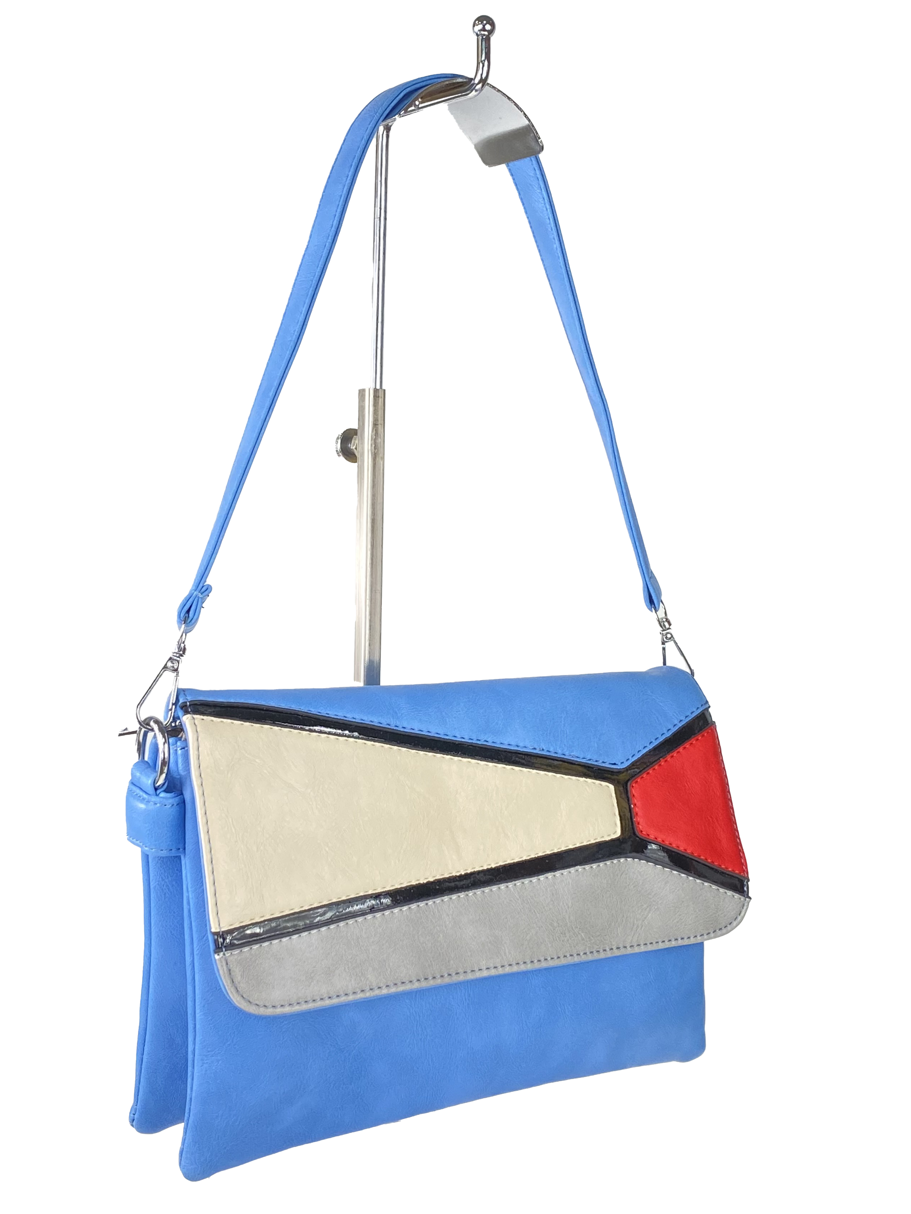 На фото 1 - Женская сумка-мессенджер из экокожи с разноцветными вставками, голубой цвет