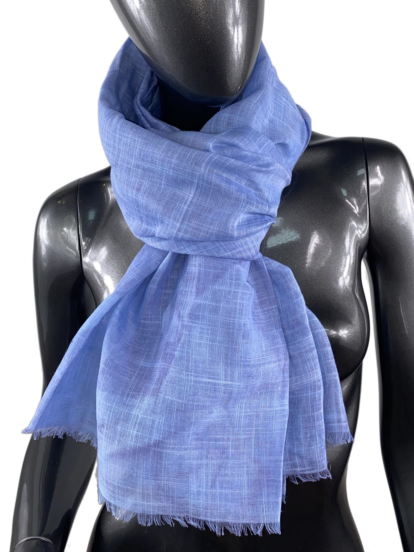 На фото 1 - Лёгкий шейный платок из хлопка и бамбука, цвет васильковый