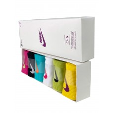 На фото 1 - Набор спортивных женских носков в коробке, 6 цветов