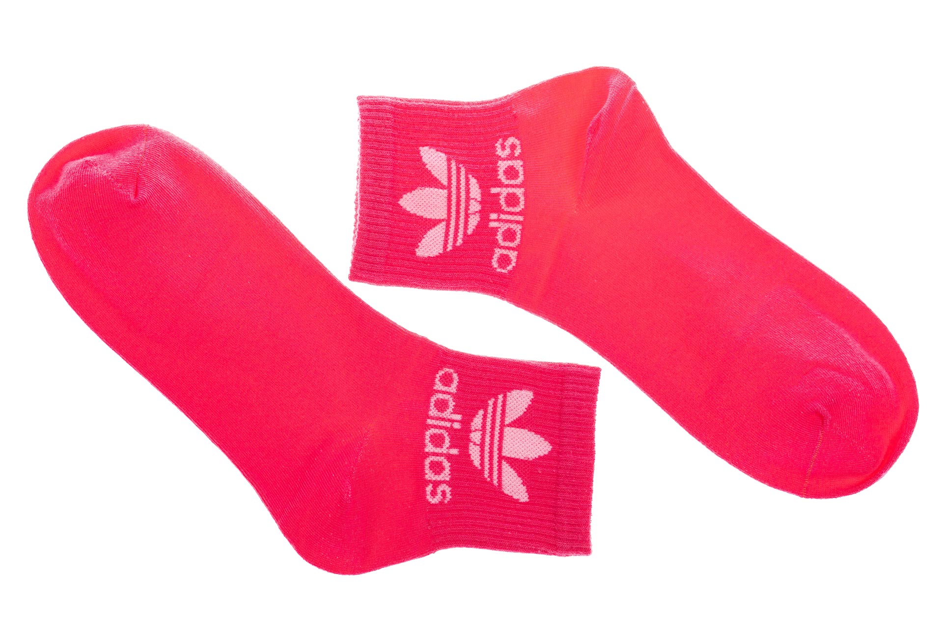 На фото 1 - Спортивные малиновые носки с принтом