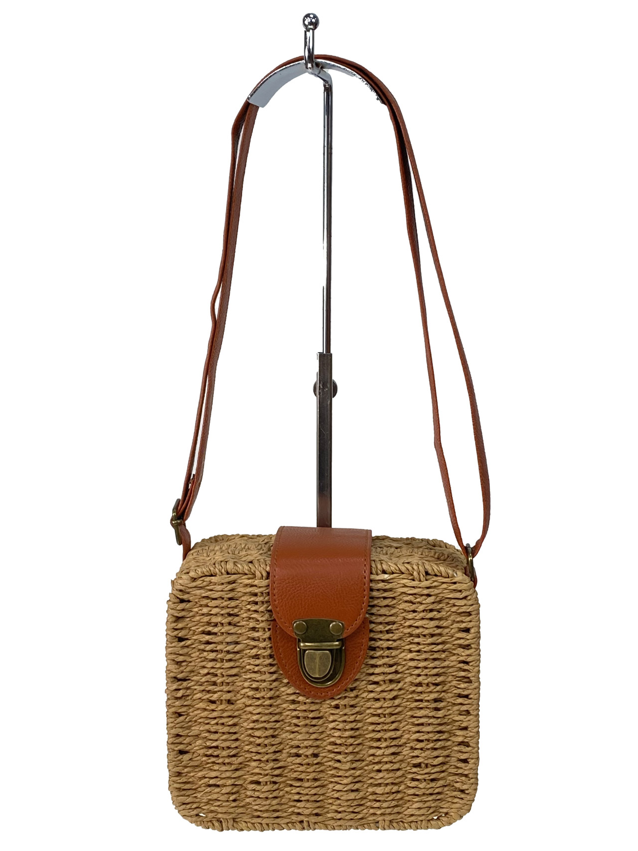 На фото 2 - Квадратная плетеная сумка из соломы, цвет песочный