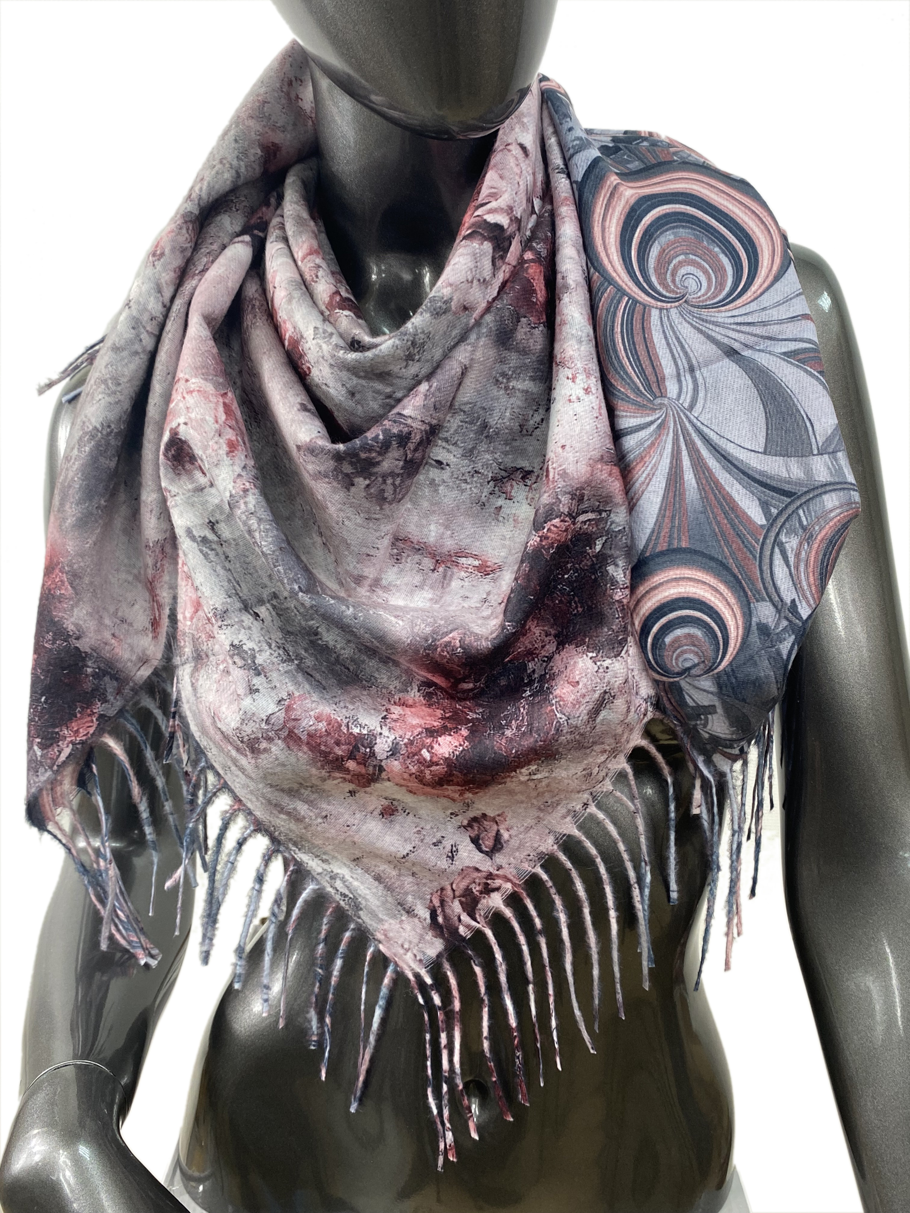 На фото 1 - Двухсторонний платок из кашемира, мультицвет