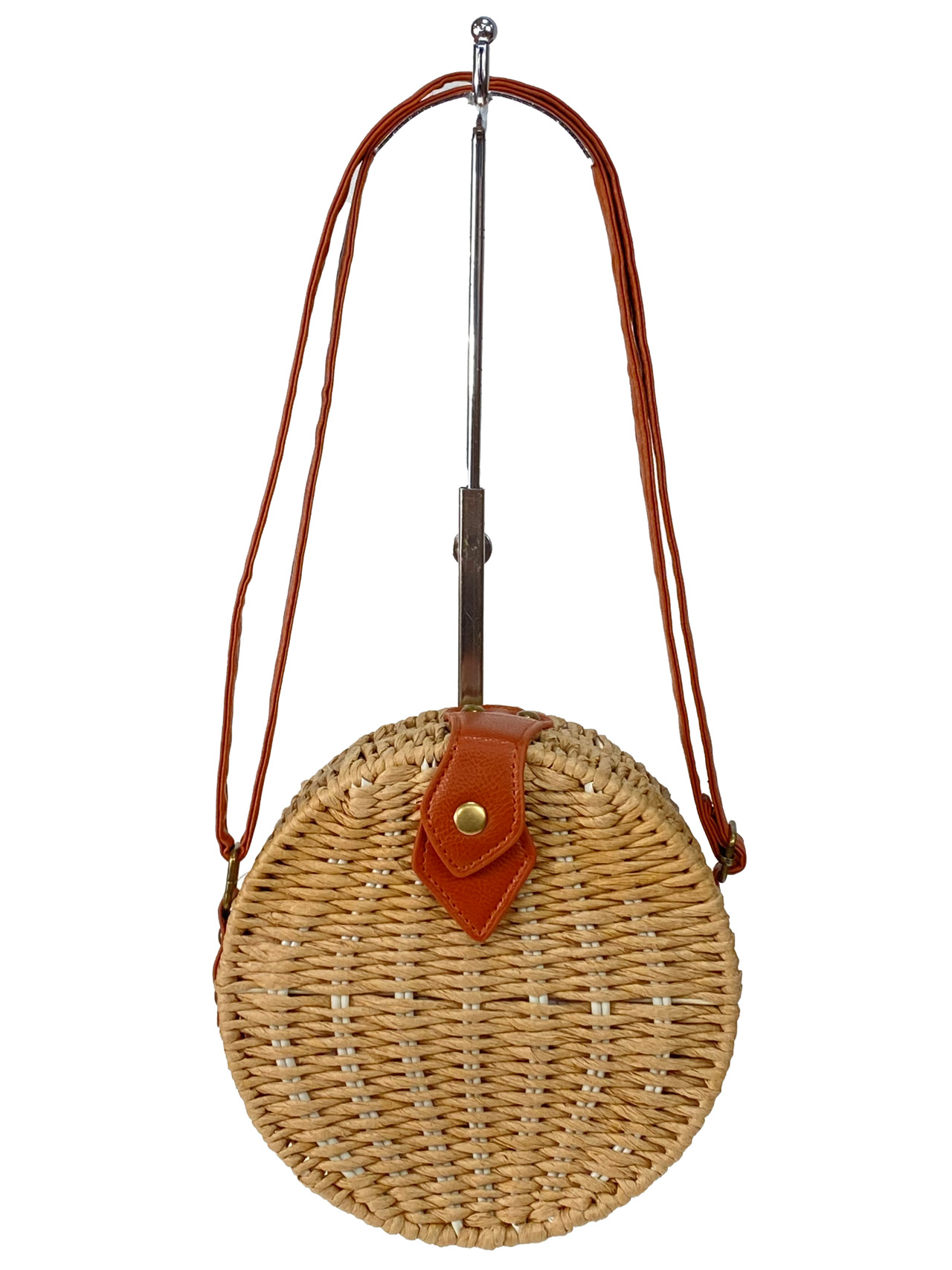 На фото 2 - Круглая плетеная сумка из соломы , цвет песочный