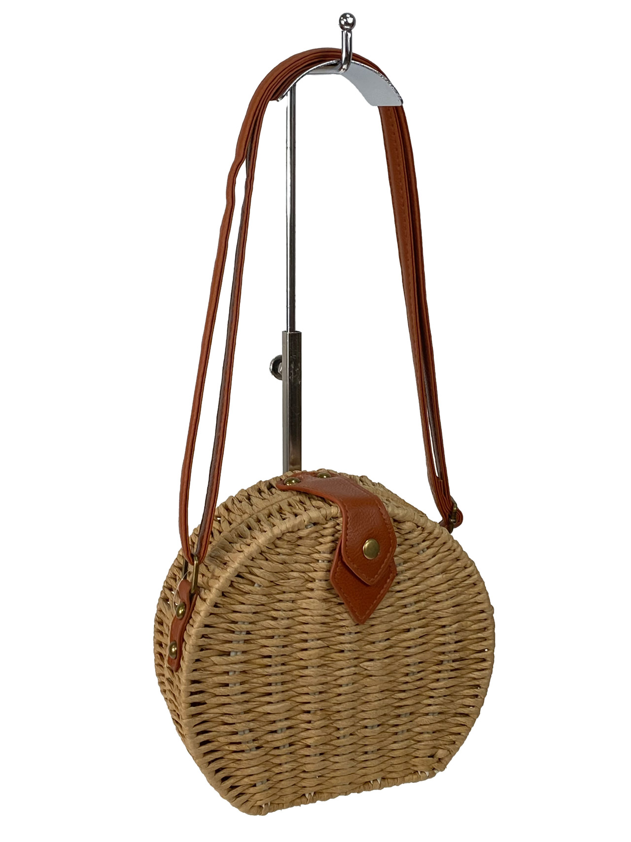 На фото 1 - Полукруглая плетеная сумка из соломы, цвет песочный
