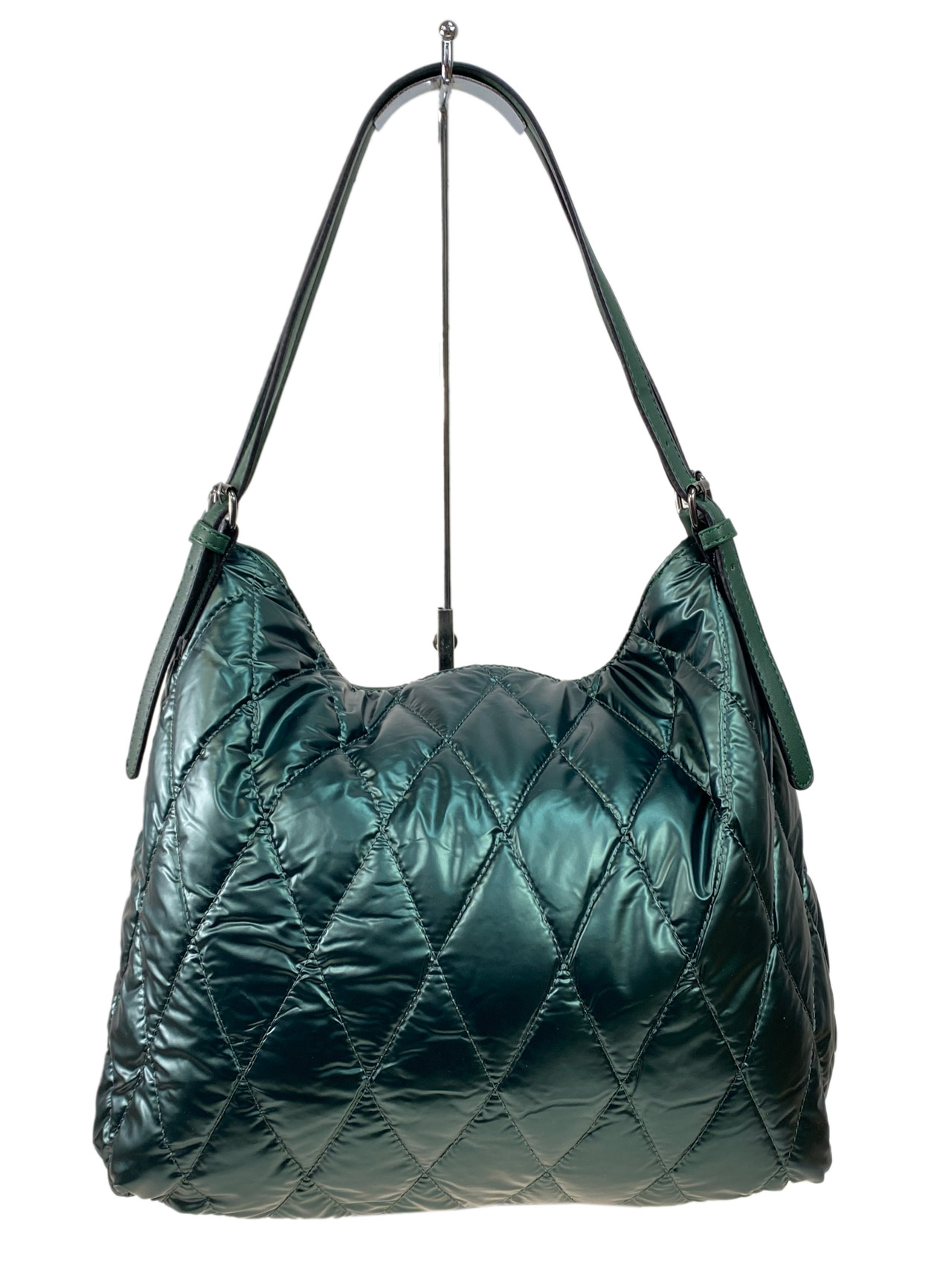 На фото 2 - Женская сумка  из водоотталкивающей ткани, цвет зеленый