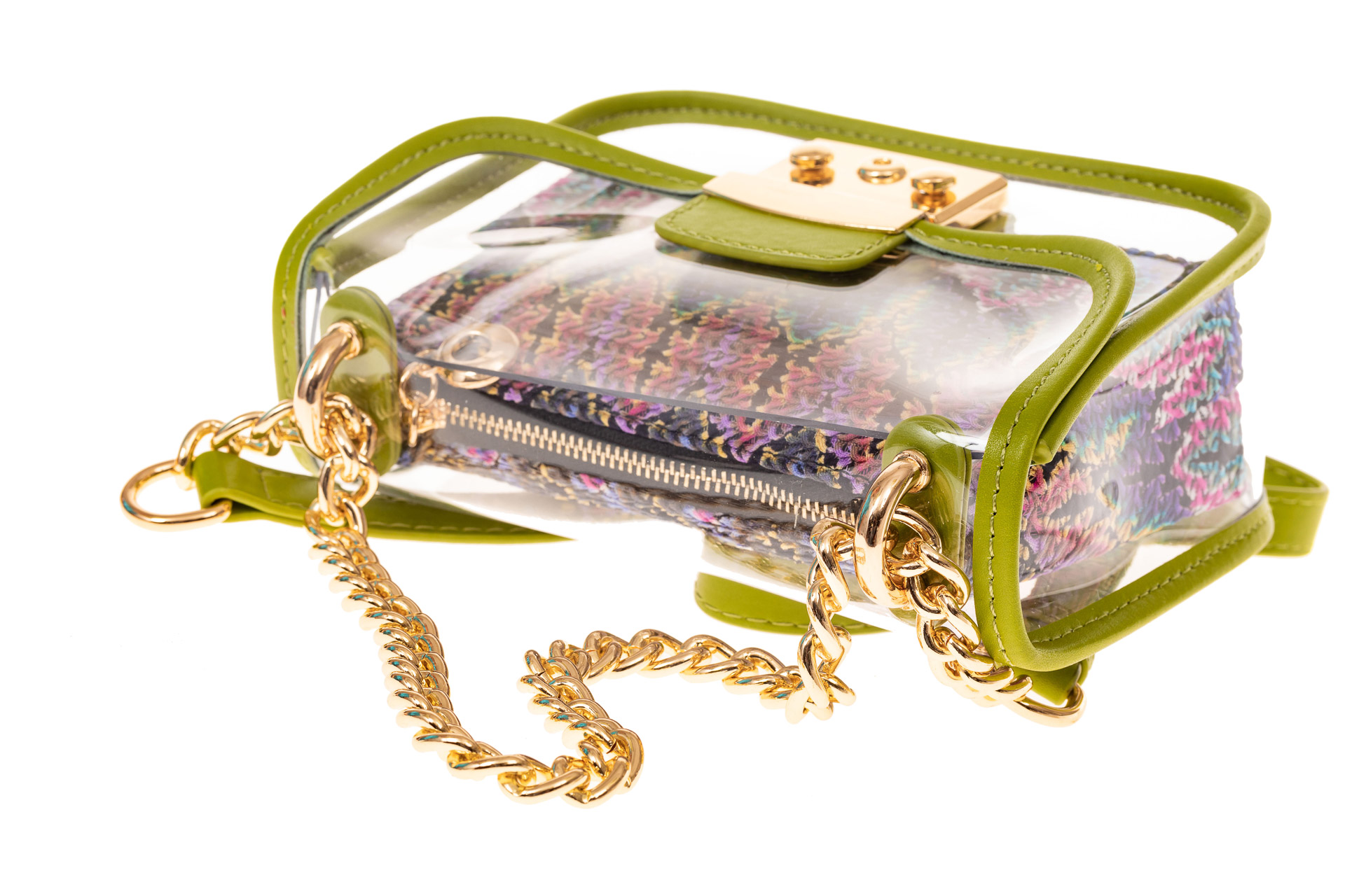 На фото 3 - Прозрачная сумочка с зеленой окантовкой