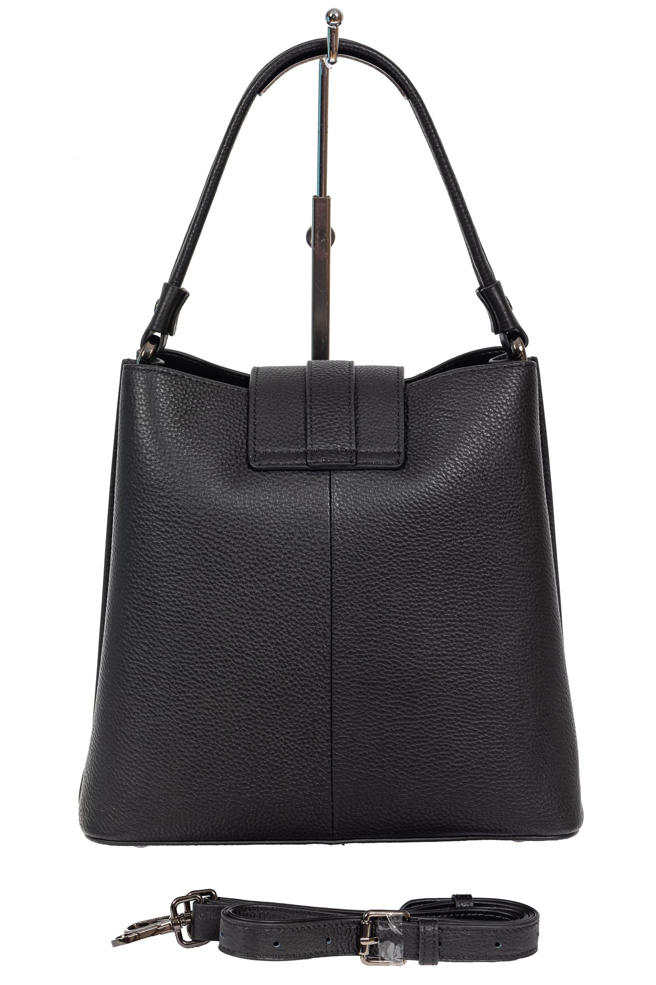 На фото 3 - Женская сумка-пакет из фактурной натуральной кожи, цвет чёрный