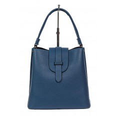 На фото 2 - Женская сумка-пакет из фактурной натуральной кожи, цвет синий