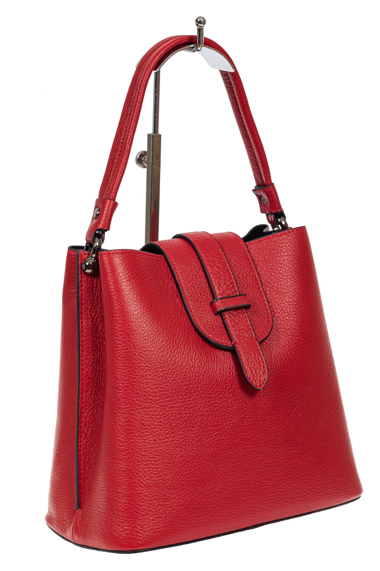 На фото 1 - Женская сумка-пакет из фактурной натуральной кожи, цвет красный