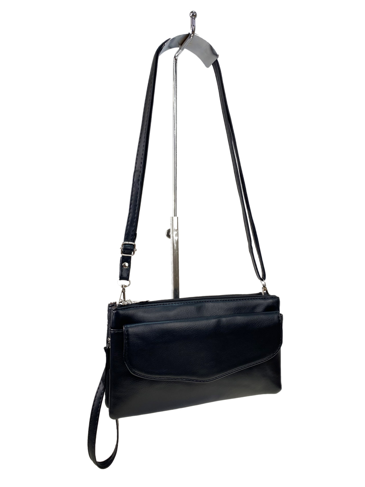 На фото 1 - Женская сумка клатч из искусственной кожи, цвет черный