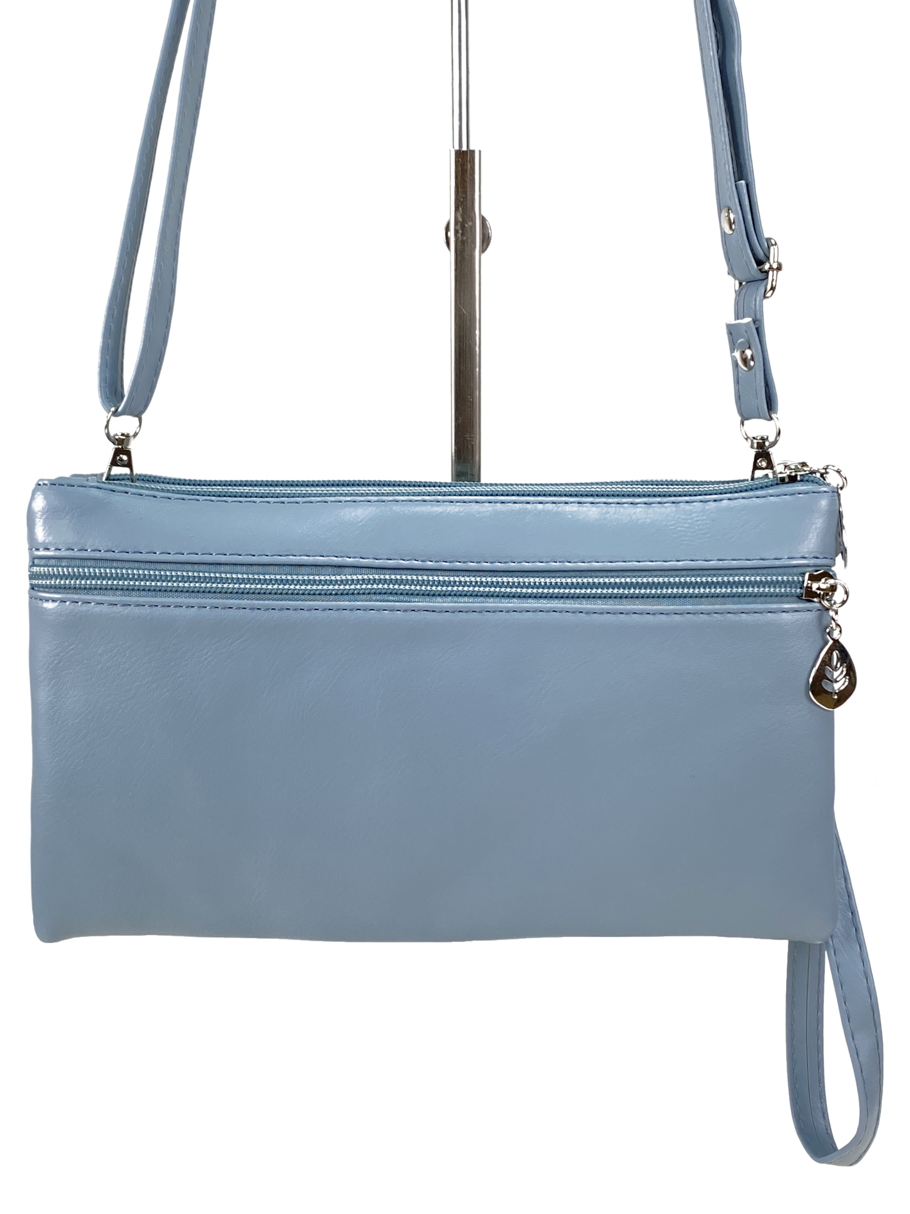 На фото 3 - Женская сумка-клатч из мягкой искусственной кожи, цвет голубой