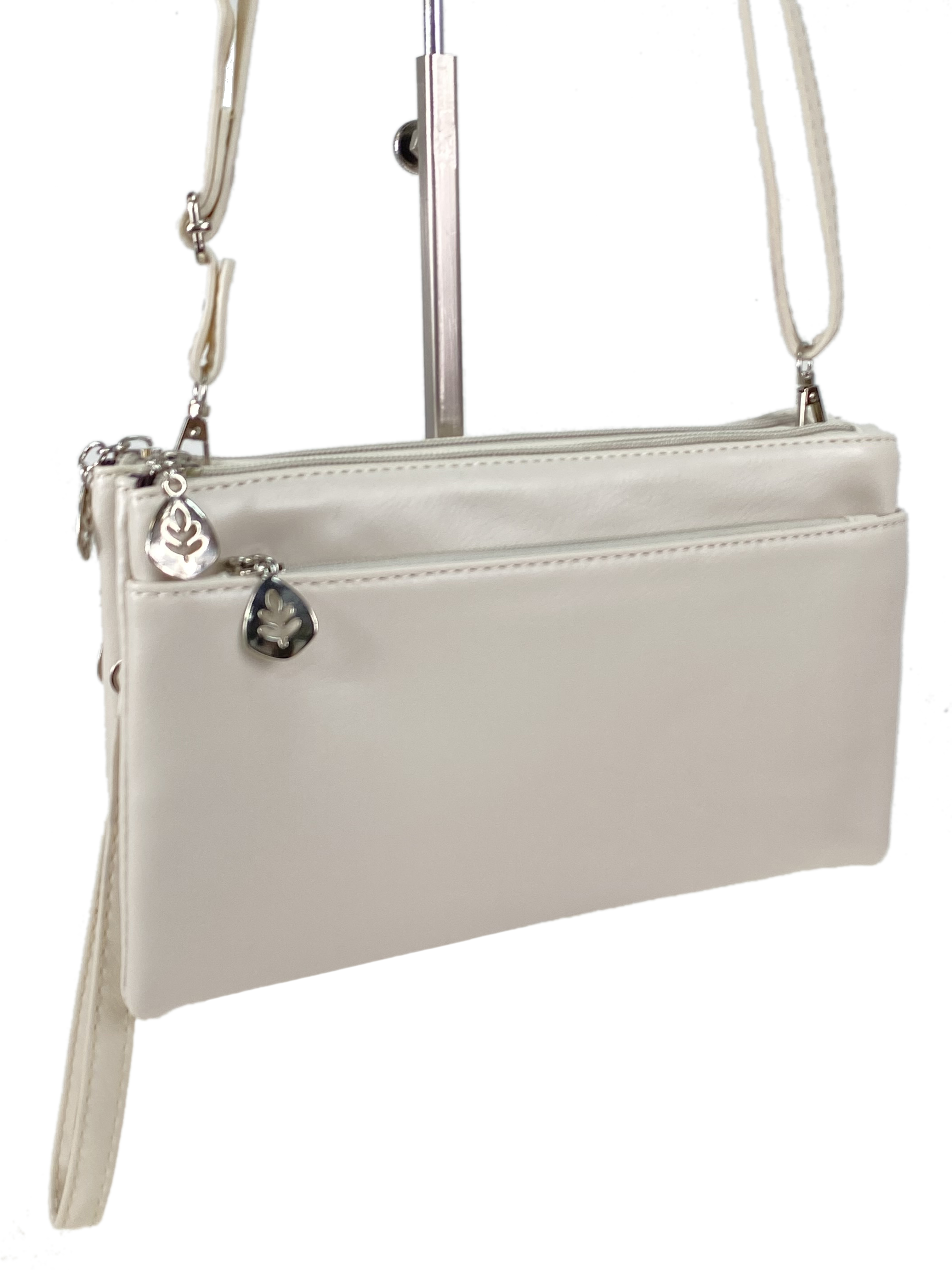 На фото 1 - Женская сумка-клатч из мягкой искусственной кожи, цвет молочный