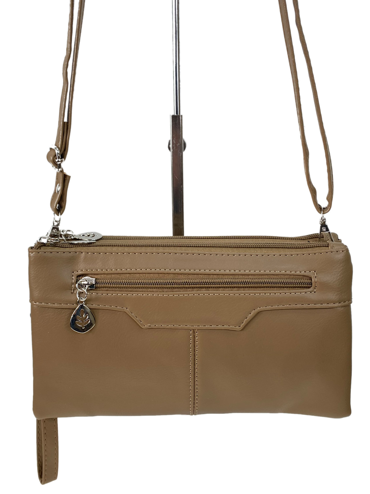 На фото 2 - Женская сумка клатч из искусственной кожи, цвет бежево-коричневый