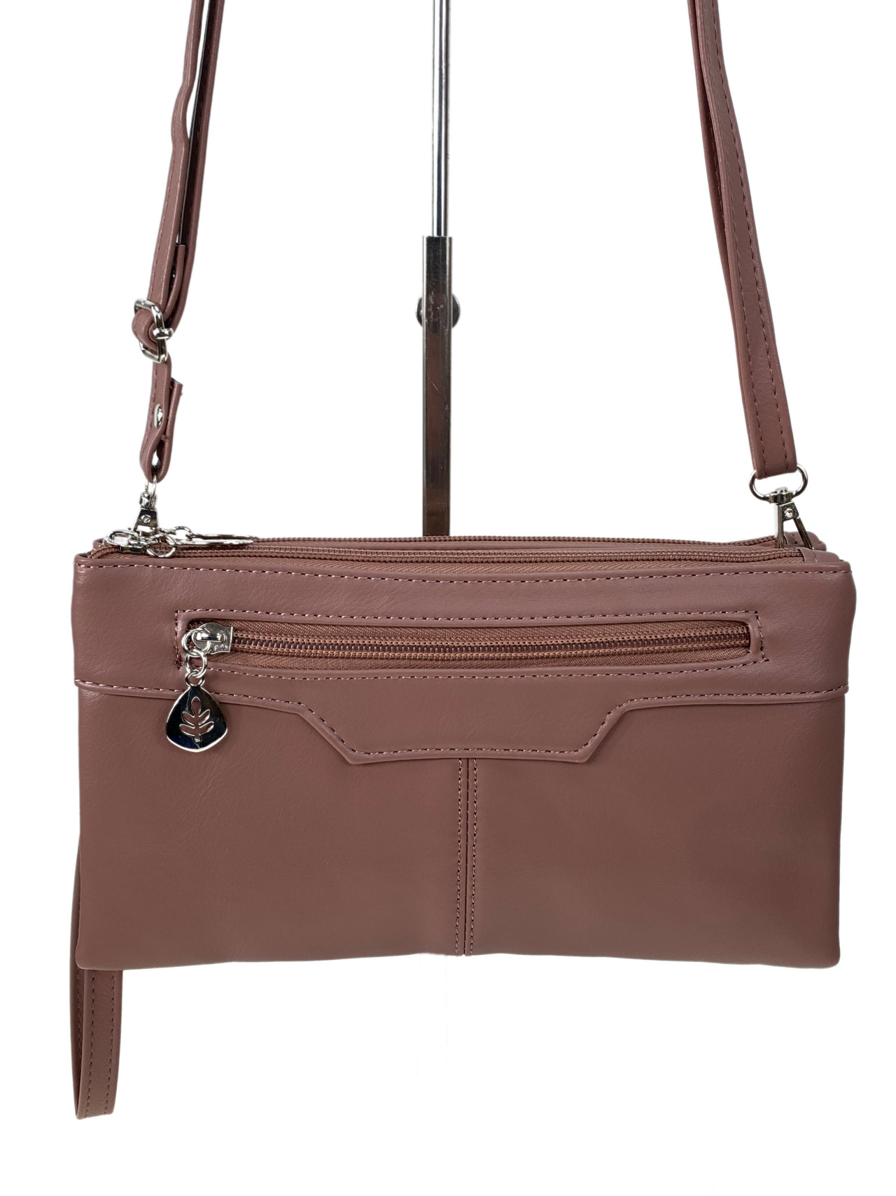 На фото 2 - Женская сумка клатч из искусственной кожи, цвет пудра