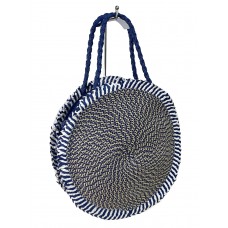 На фото 1 - Круглая плетеная сумка из соломы, цвет синий