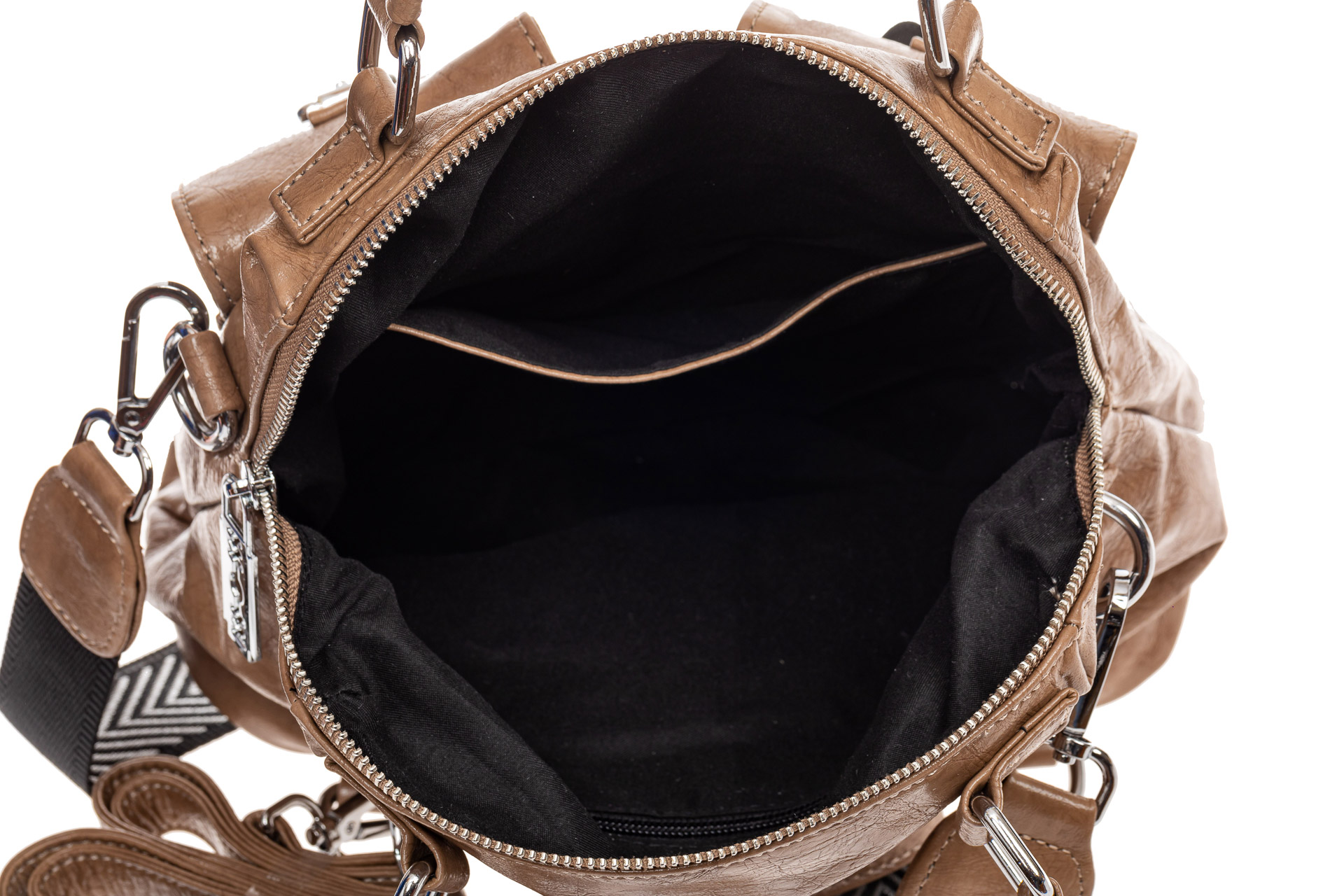 На фото 4 - Сумка женская рюкзак из искусственной кожи, цвет черный