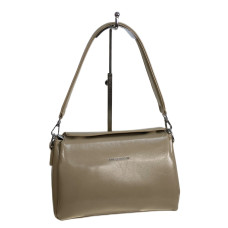 На фото 1 - Женская сумка из искусственной кожи, цвет коричневый На фото 1 - Женская сумка из искусственной кожи, цвет коричневый