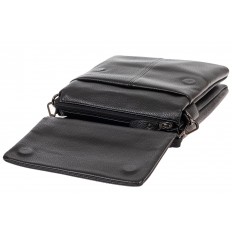 На фото 4 - Чёрная сумка-планшет из фактурной натуральной кожи 