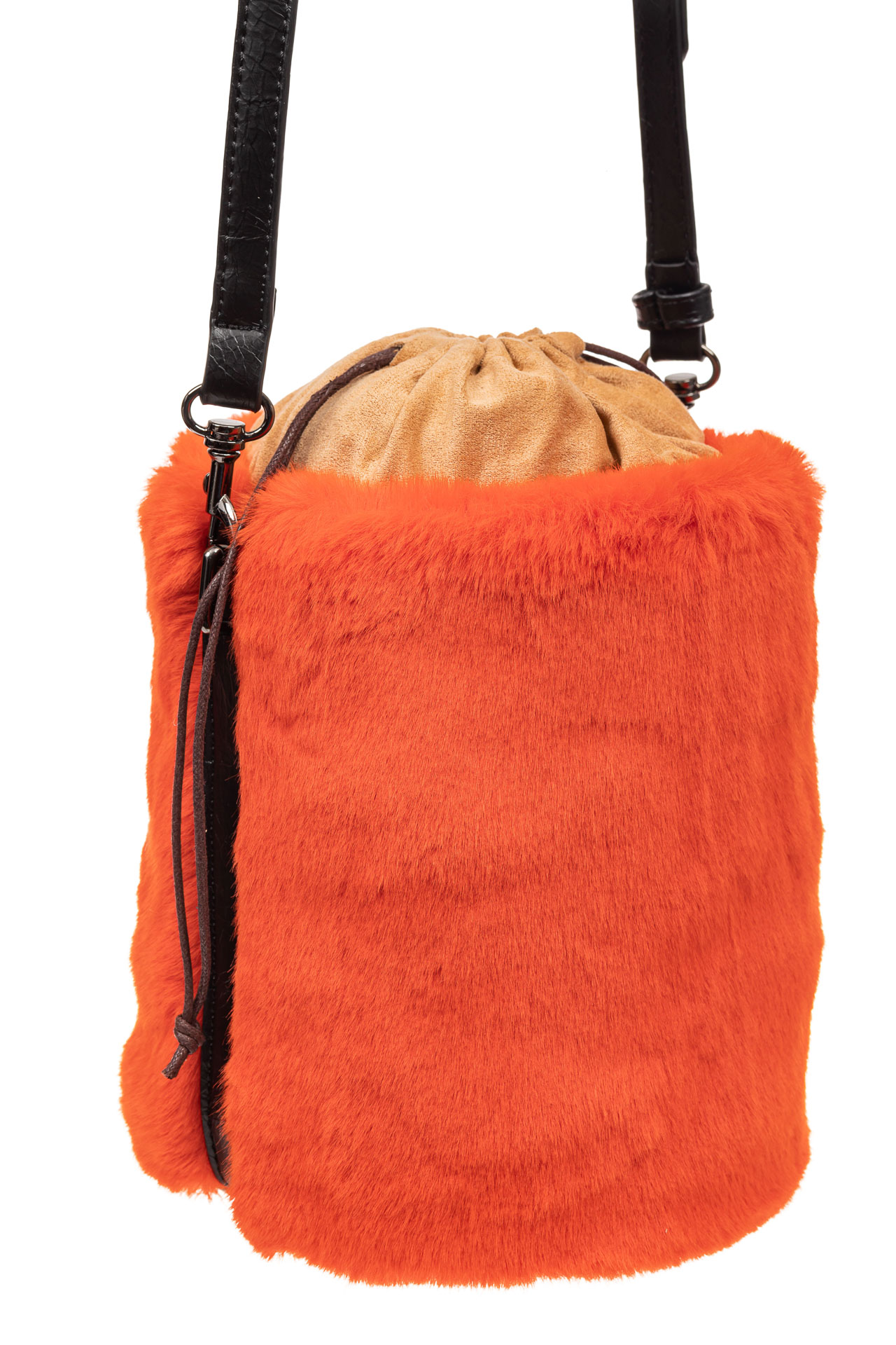 На фото 1 - Меховая сумка-ведро, цвет оранжевый