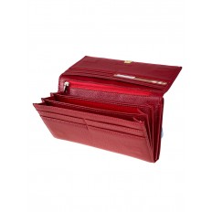 На фото 2 - Женское полноразмерное портмоне из фактурной натуральной кожи, цвет рубиновый