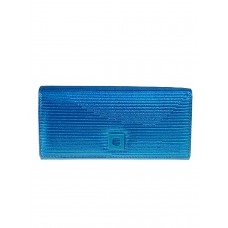 На фото 1 - Женское портмоне из искусственной кожи, цвет голубой