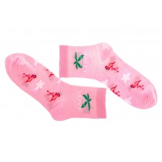 На фото 1 - Хлопковые носки с надписью и принтом, цвет розовый