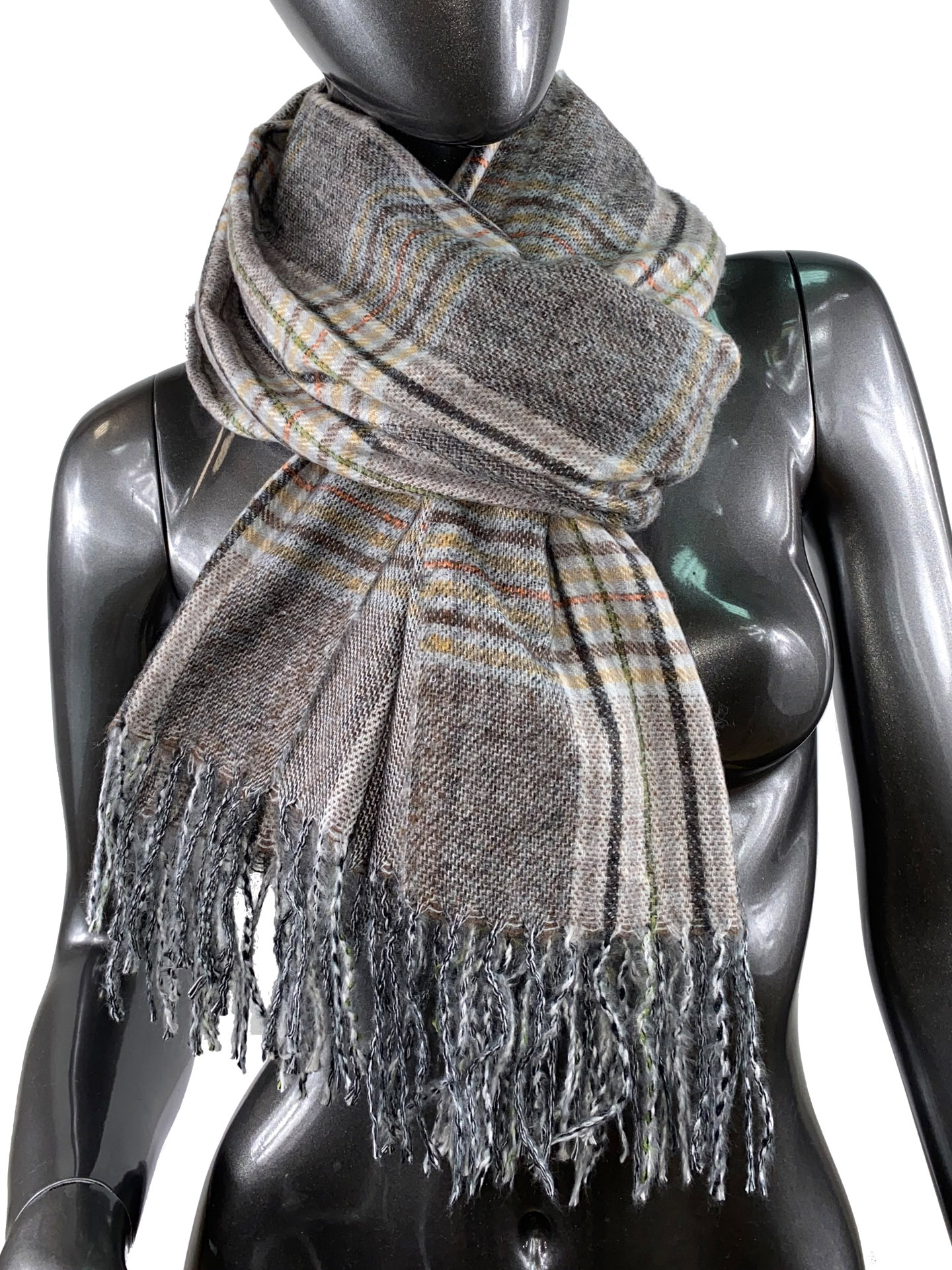 На фото 1 - Клетчатый шарф-палантин из вискозы и шерсти в серо-коричневых оттенках