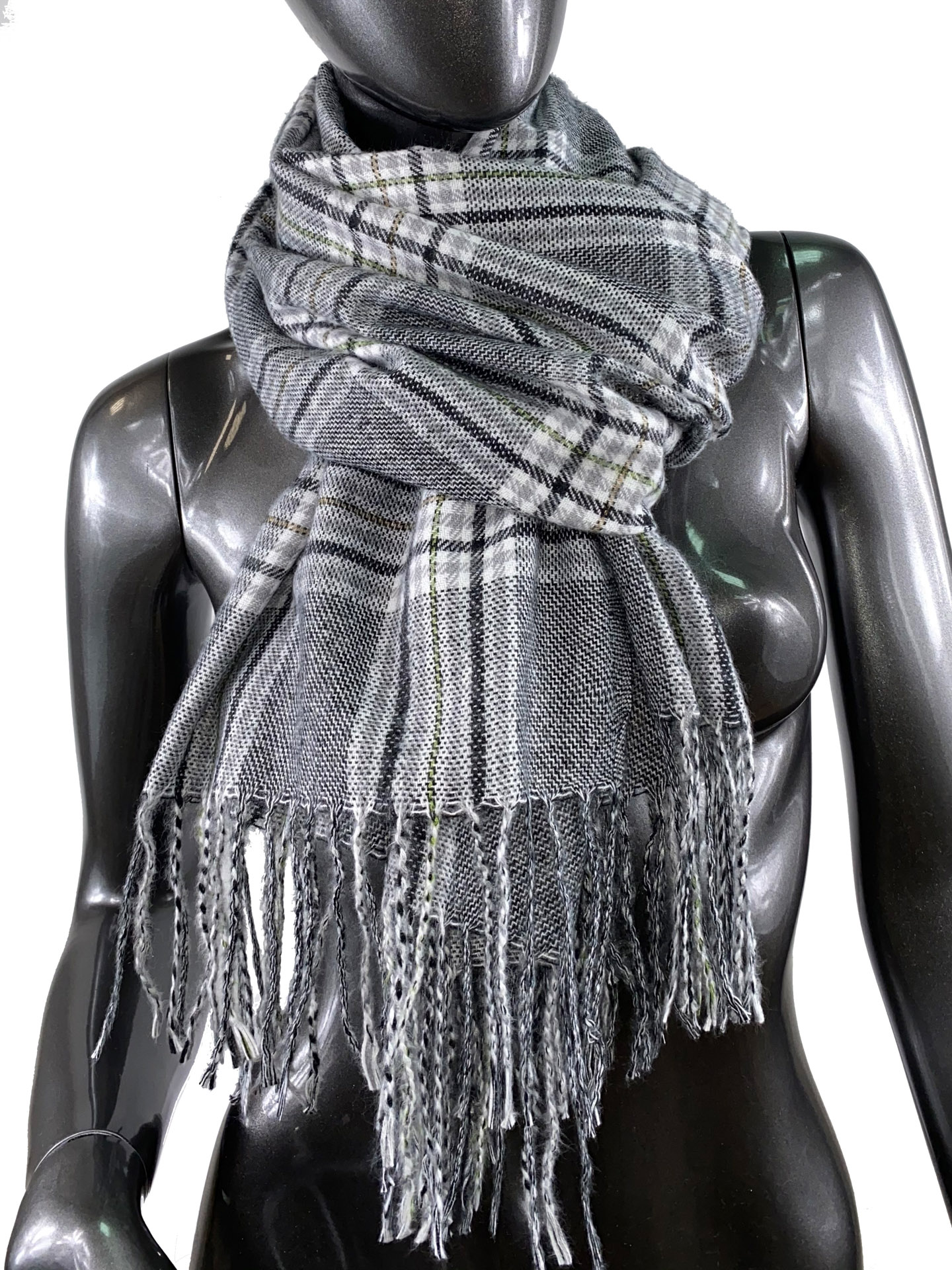 На фото 1 - Клетчатый шарф-палантин из вискозы и шерсти в тёмно-серых оттенках
