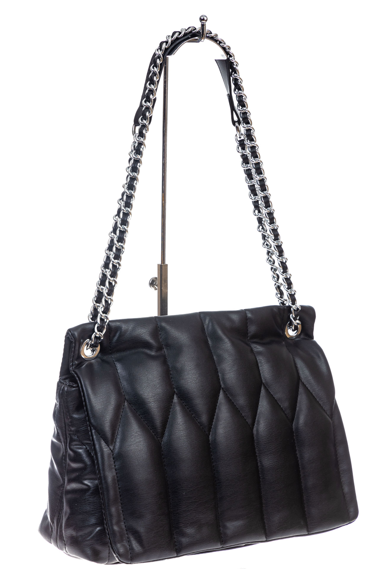 На фото 3 - Женская стеганная сумка из искусственной кожи, цвет черный