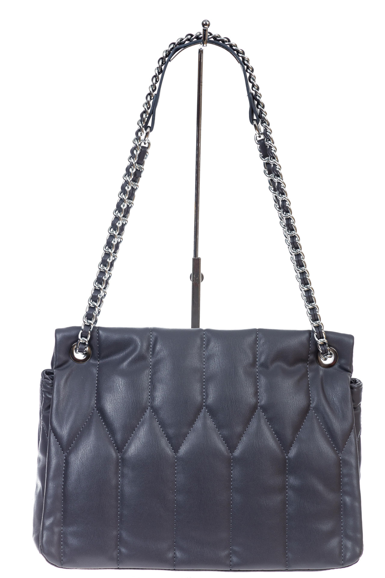 На фото 2 - Женская стеганная сумка из искусственной кожи, цвет темно серый