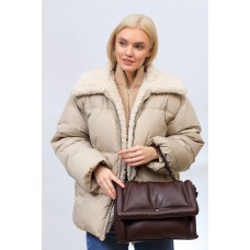 На фото 1 - Женская сумка кросс боди из искусственной кожи, цвет коричневый