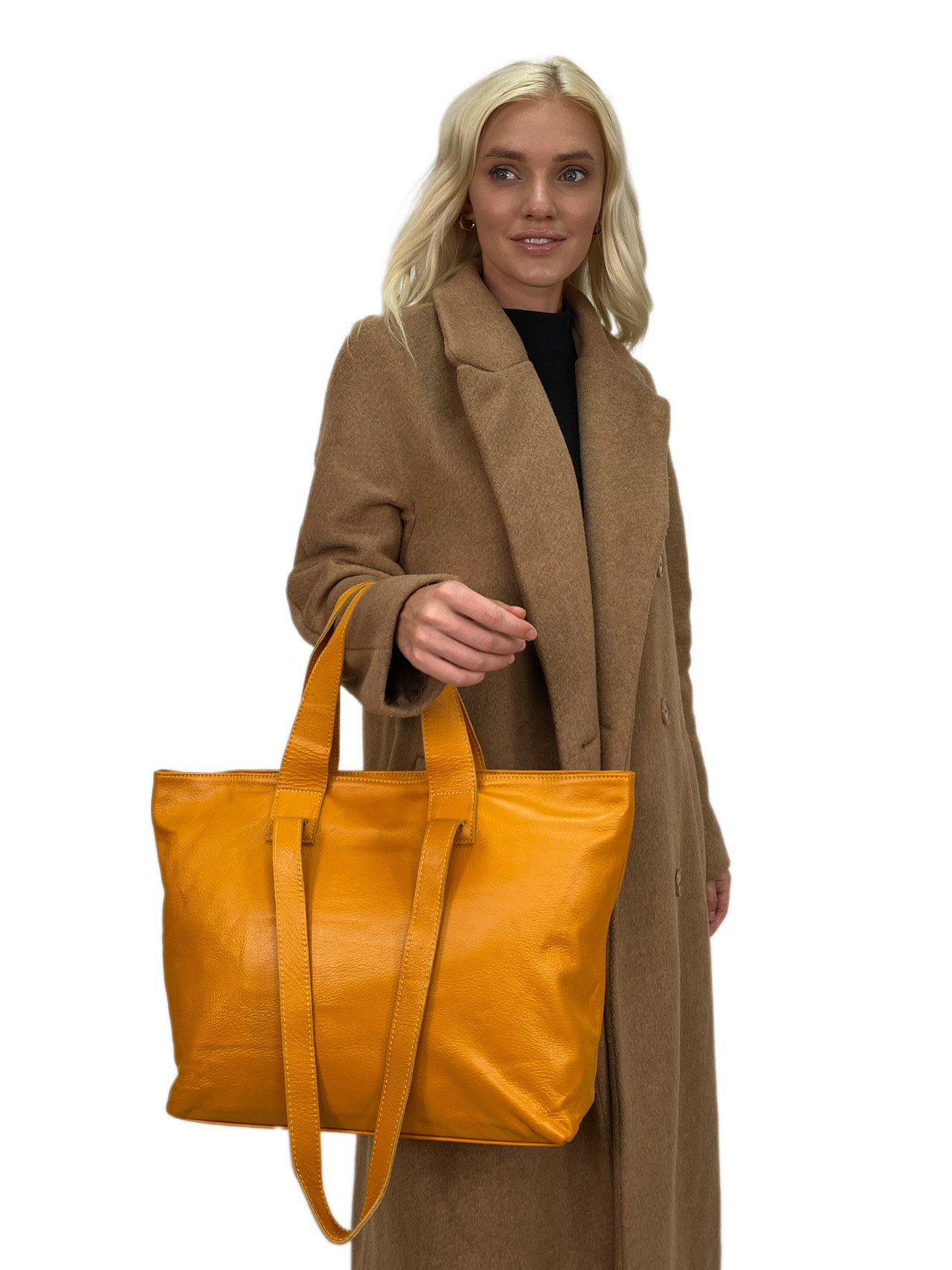 На фото 1 - Женская сумка из натуральной кожи, цвет медовый