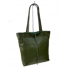 На фото 3 - Кожаный женский шоппер, цвет зеленый