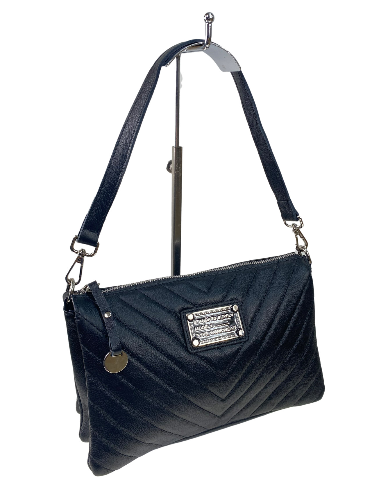 На фото 3 - Женская сумка клатч из натуральной кожи , цвет черный