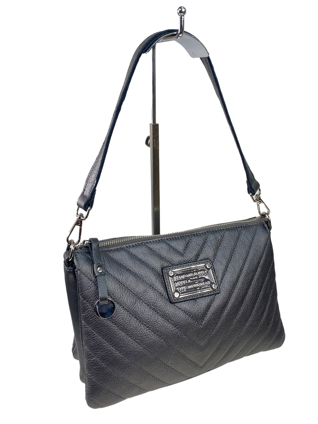 На фото 3 - Женская сумка клатч из натуральной кожи , цвет графит