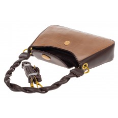 На фото 4 - Женская сумка-седло с плетёной ручкой, цвет светло-коричневый