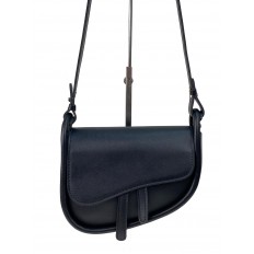 На фото 2 - Женская сумка-седло из искусственной кожи, цвет черный