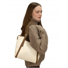 На фото 2 - Женская сумка  из натуральной кожи, цвет белый