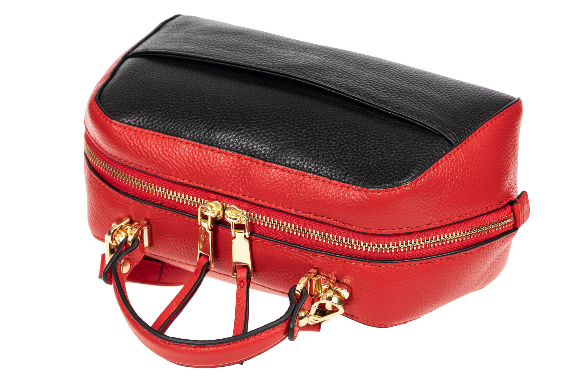 На фото 4 - Мягкая кожаная женская сумка на каждый день, цвет красный с черным
